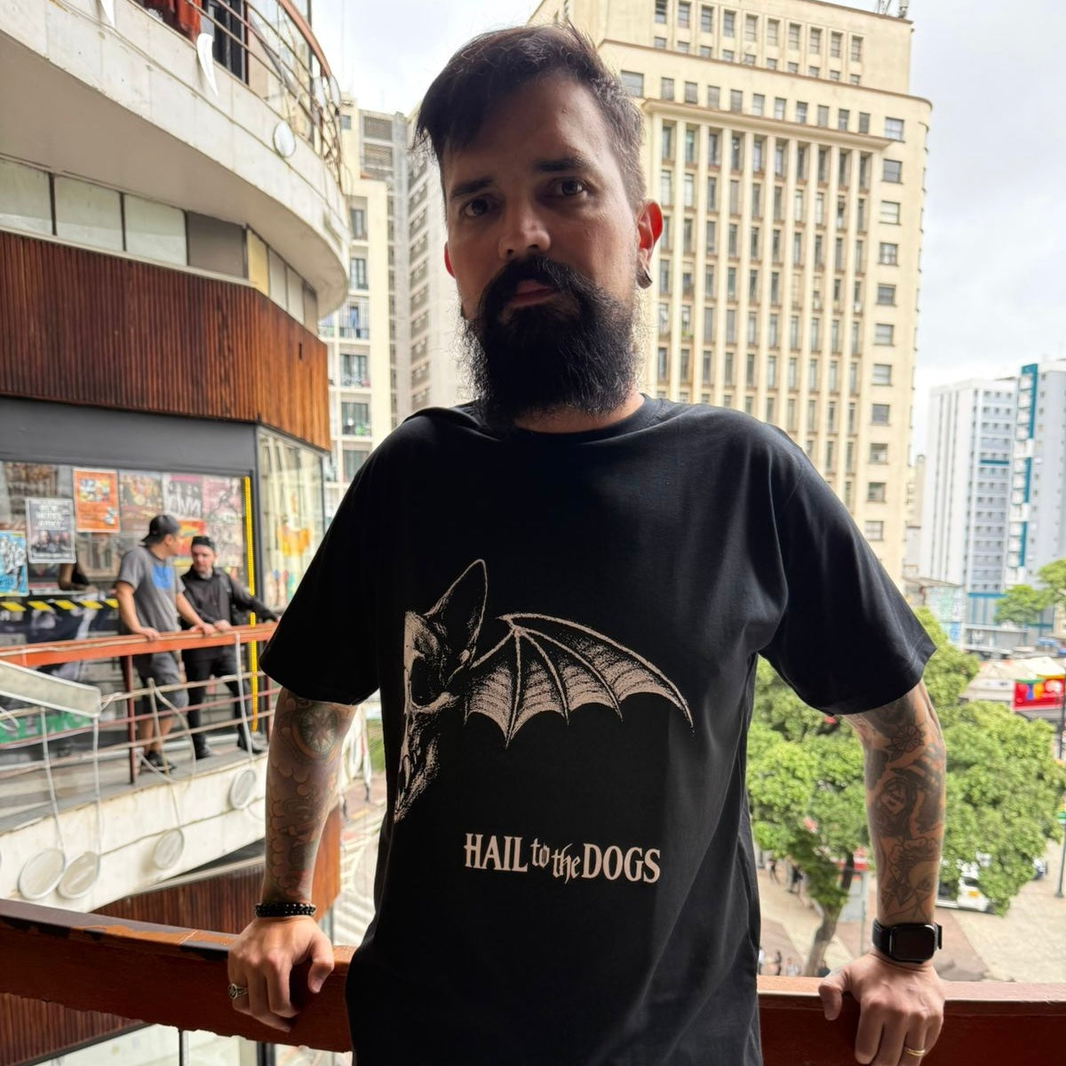 Camiseta Avenged Sevenfold “Hail to the Dogs”