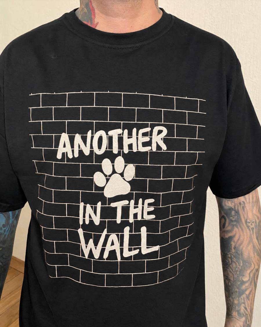 Camiseta Another Paw In The Wall - Rock Dog Edition